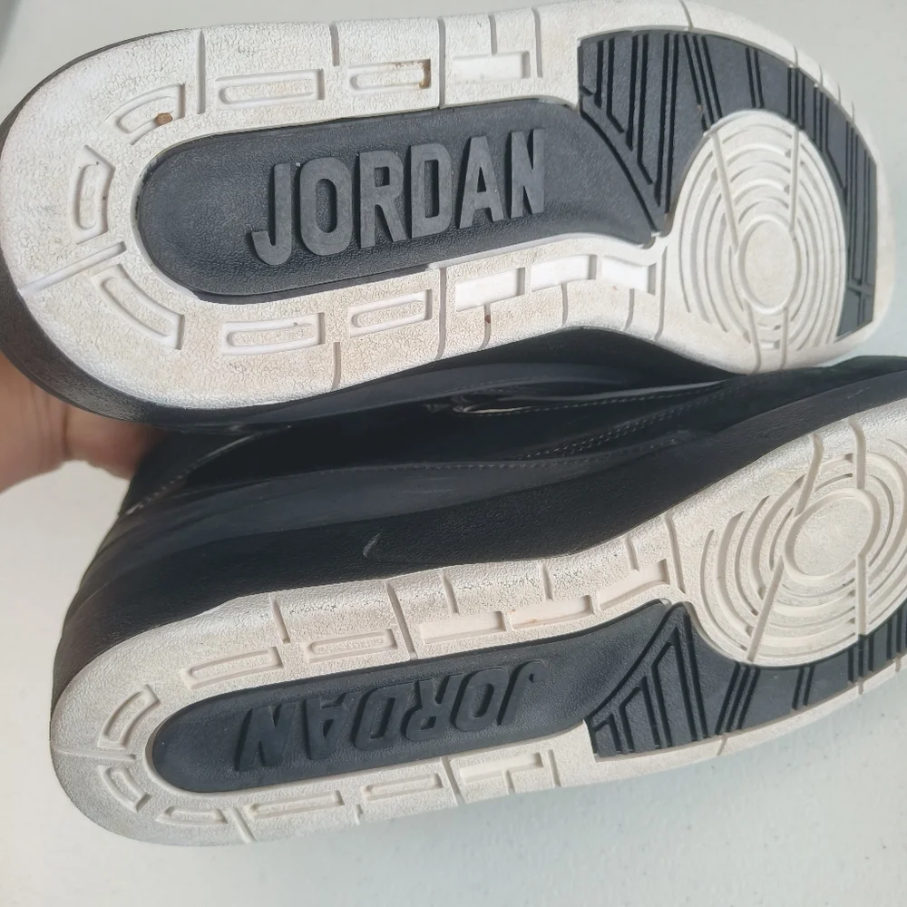 Jordan 2 Retro QF Black 2010 men's sports shoes size 13 style 395709-001. used d